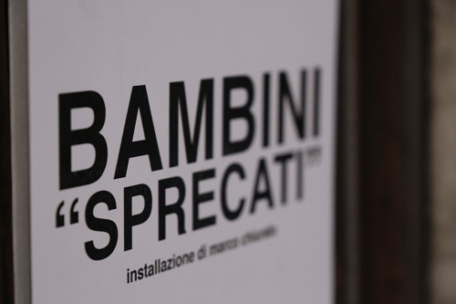 bambini_sprecati_foto_installazione_01